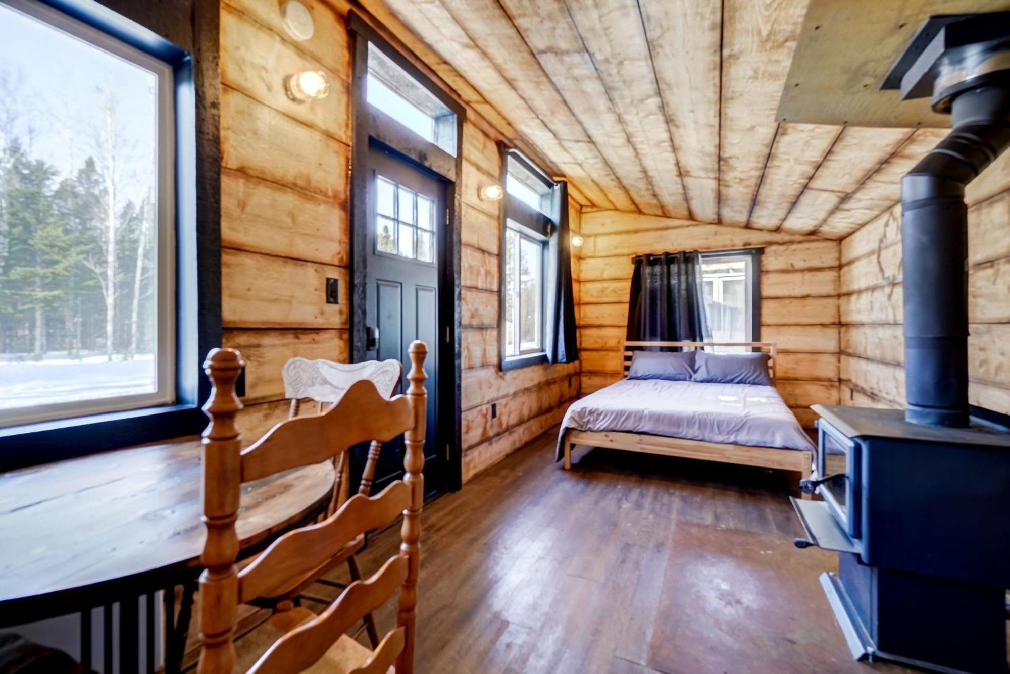 Your Cozy Cabin Retreat Saint-Remi-d'Amherst 外观 照片