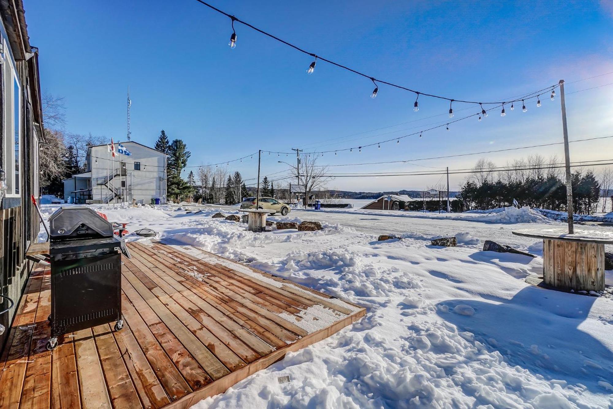 Your Cozy Cabin Retreat Saint-Remi-d'Amherst 外观 照片