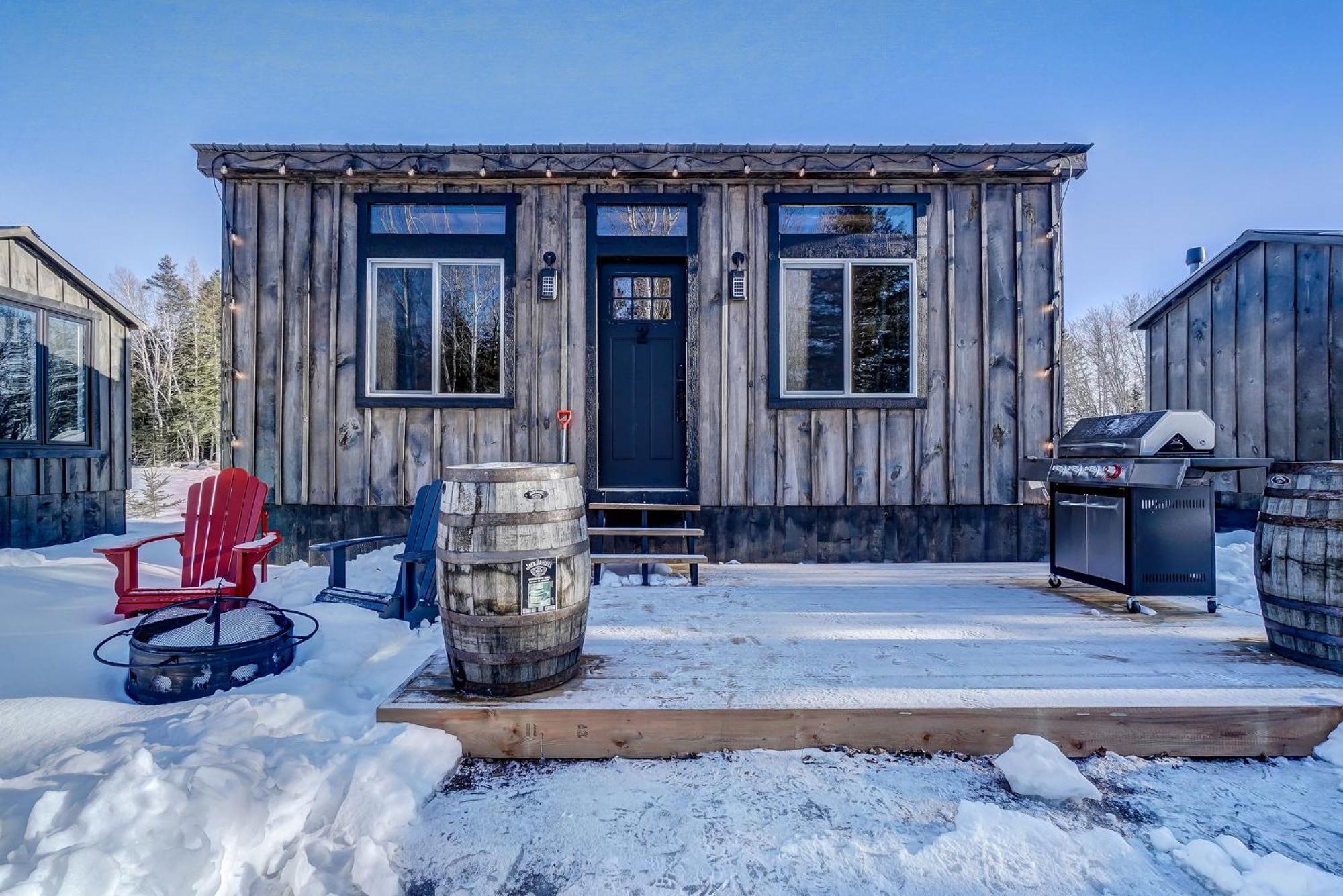 Your Cozy Cabin Retreat Saint-Remi-d'Amherst 外观 照片