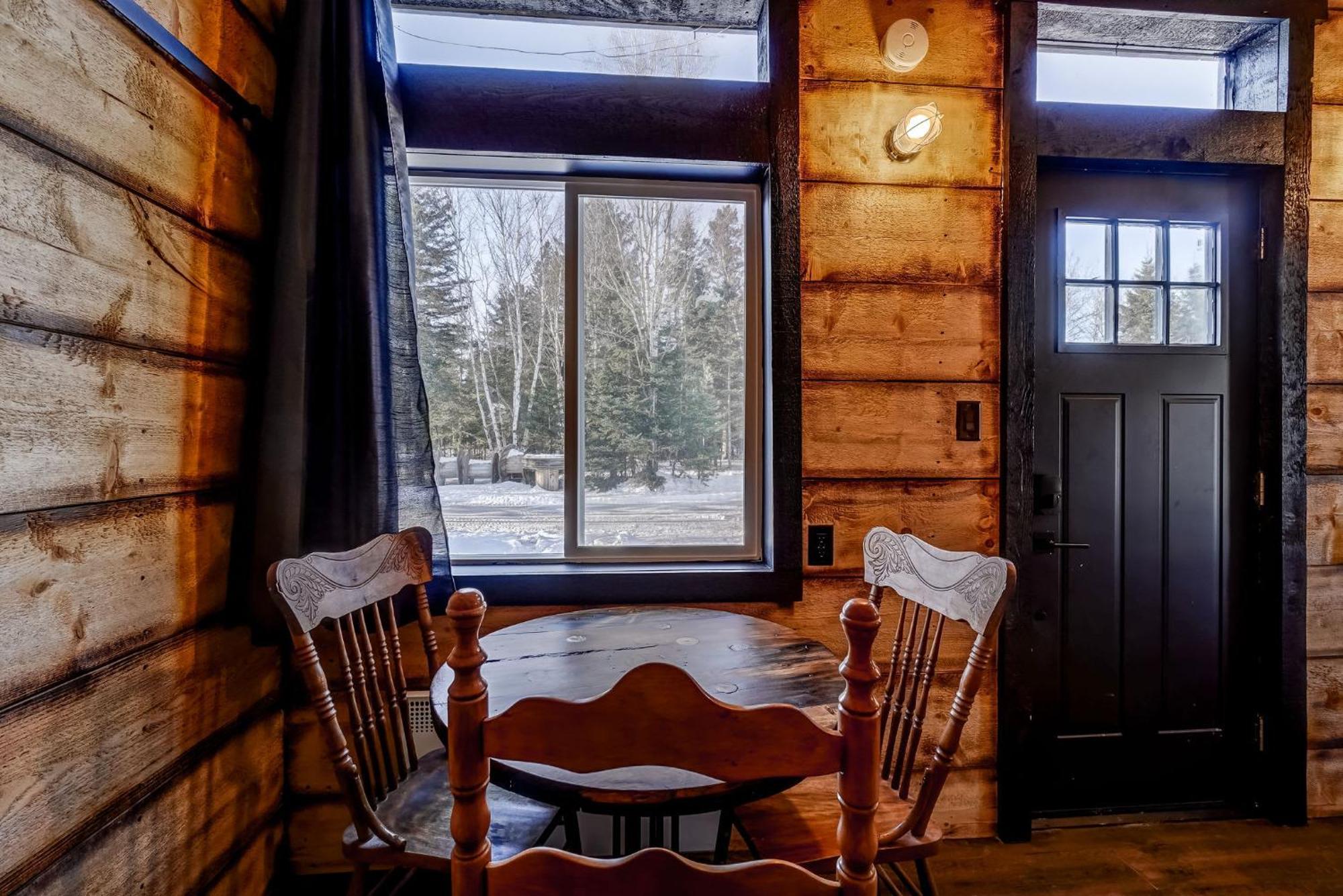 Your Cozy Cabin Retreat Saint-Remi-d'Amherst 外观 照片