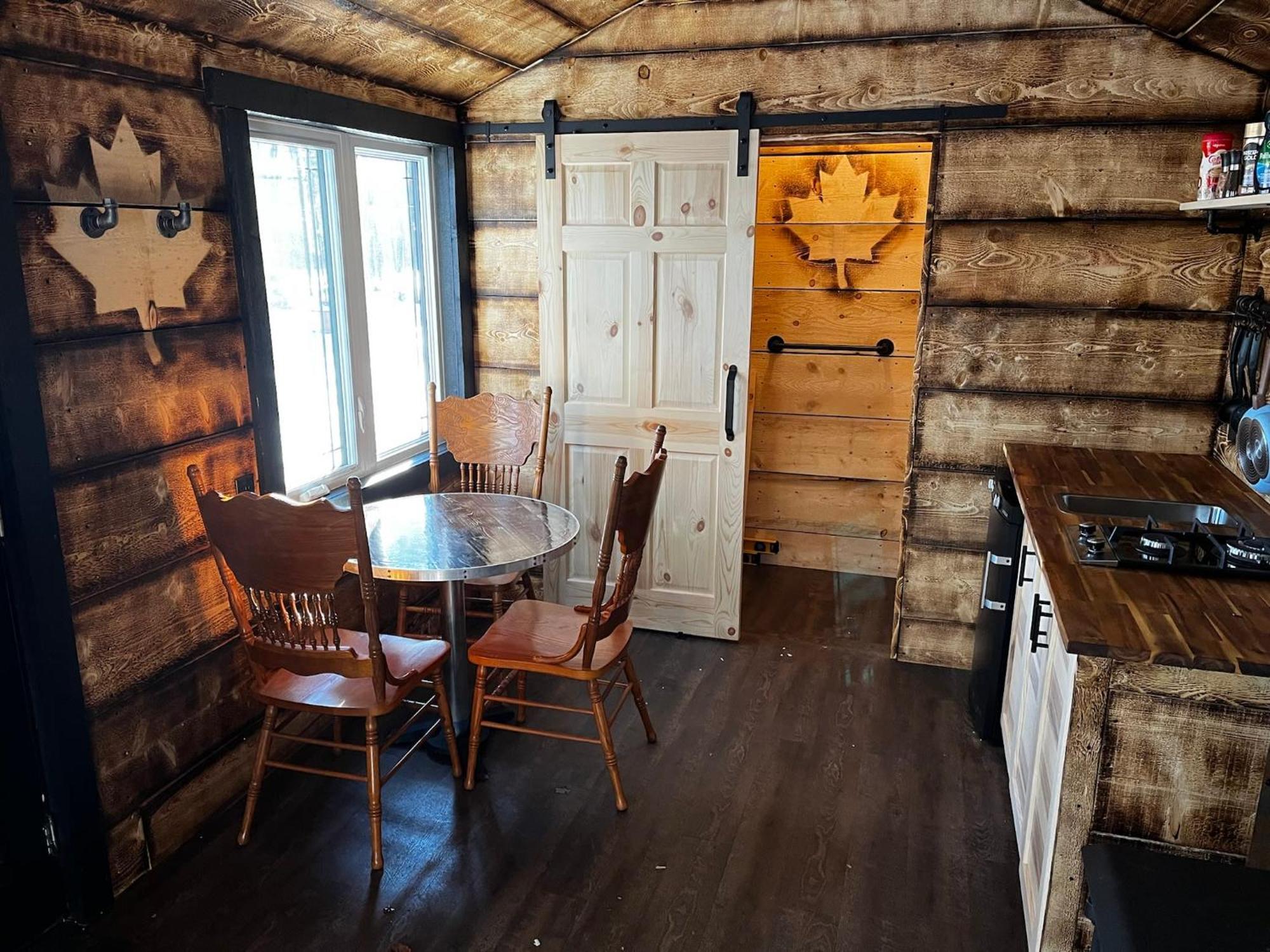 Your Cozy Cabin Retreat Saint-Remi-d'Amherst 外观 照片