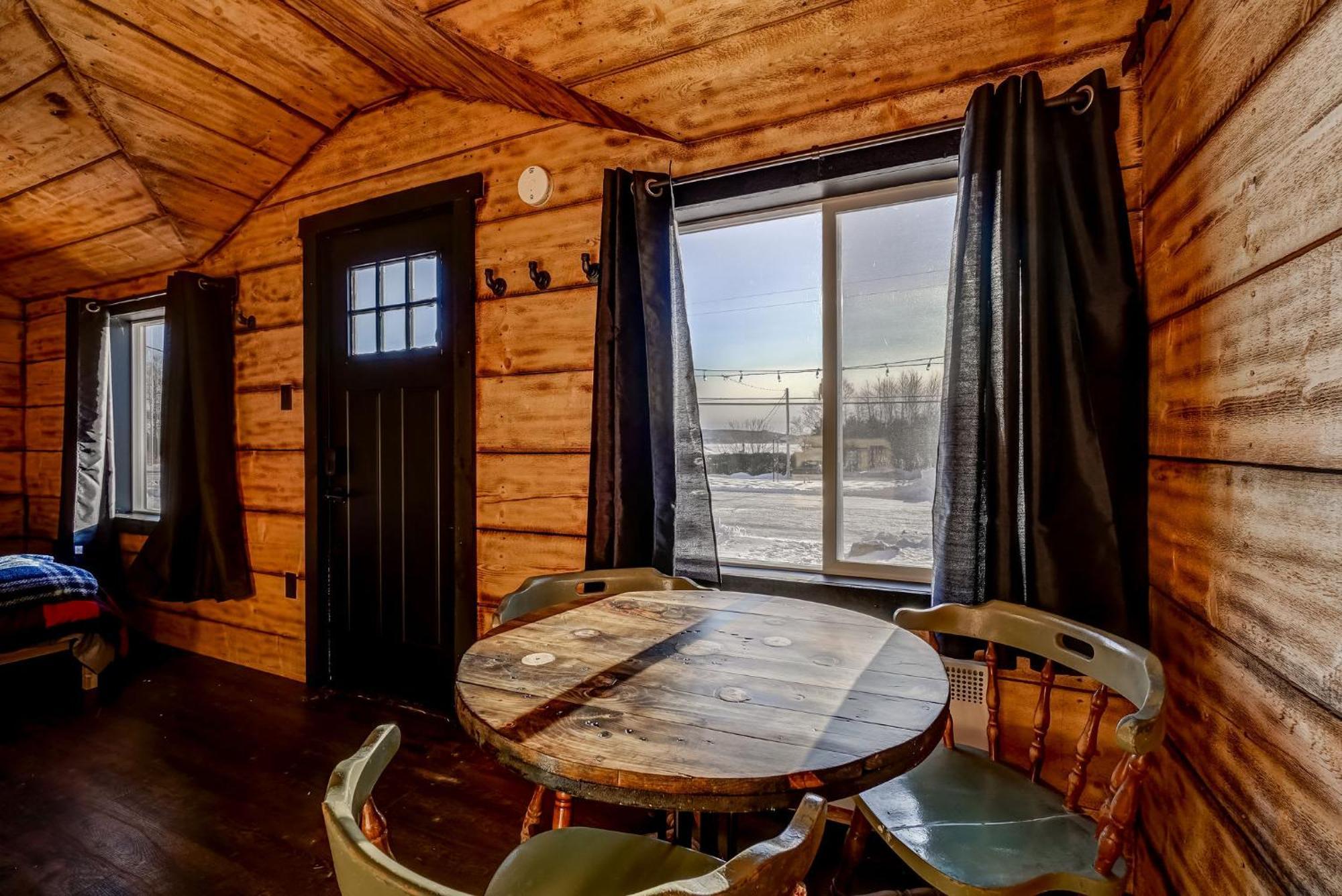Your Cozy Cabin Retreat Saint-Remi-d'Amherst 外观 照片