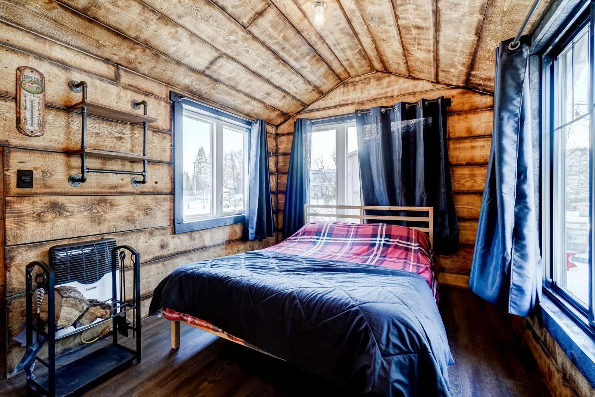 Your Cozy Cabin Retreat Saint-Remi-d'Amherst 外观 照片