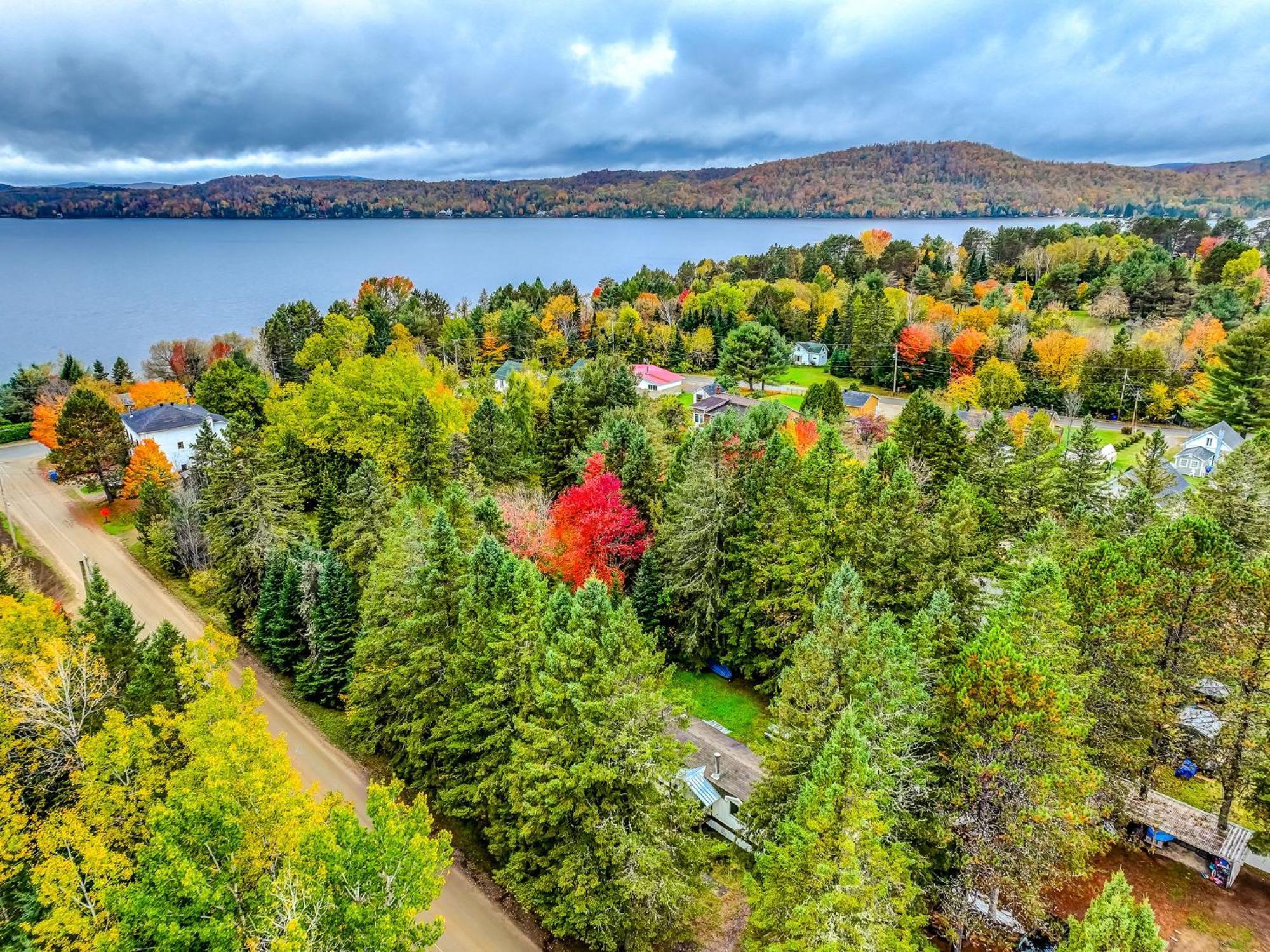 Your Cozy Cabin Retreat Saint-Remi-d'Amherst 外观 照片